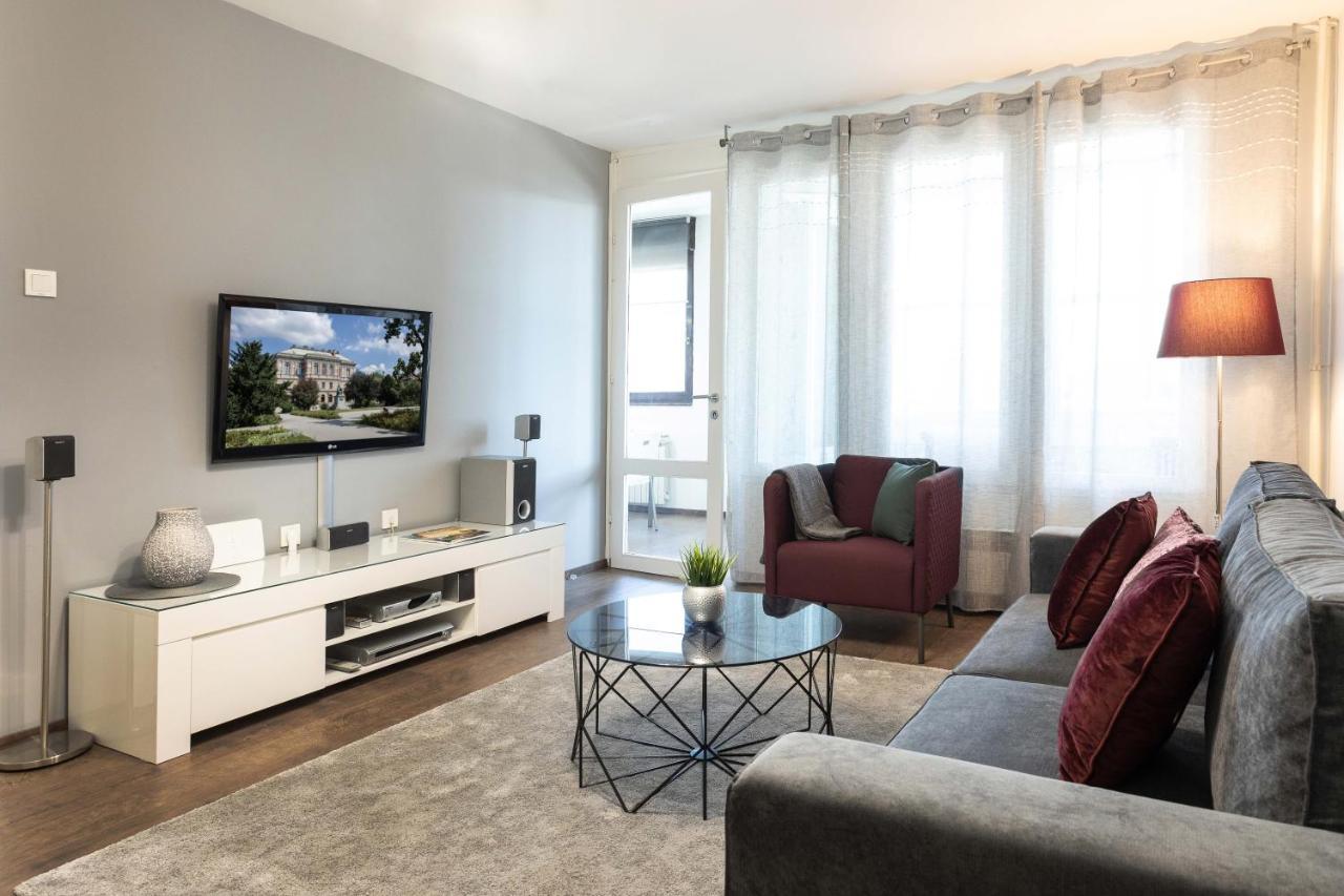 Modern Apartment Near Faculty Of El Engineering Zagreb Eksteriør billede