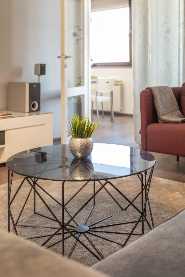 Modern Apartment Near Faculty Of El Engineering Zagreb Eksteriør billede